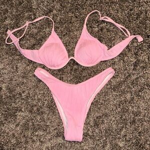 Light pink underwire bikini with line design